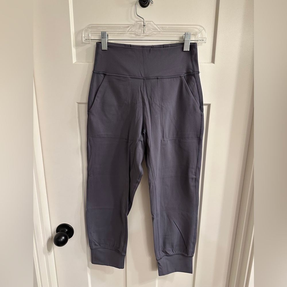 Lululemon Align capris joggers